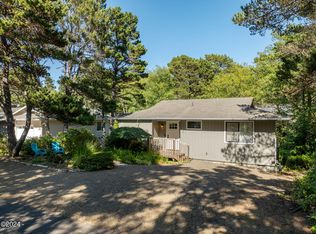 5900 Palisades Dr, Lincoln City, OR 97367