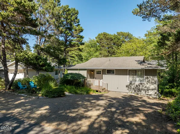 5900 Palisades Dr, Lincoln City, OR 97367