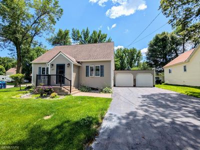 211 Cherry Ave, Bird Island, MN, 55310