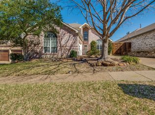 900 Crest Ridge Ct, Irving, TX 75061
