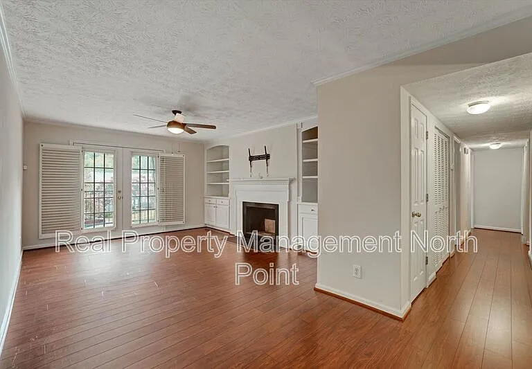 3513 Essex Ave — Photo 4