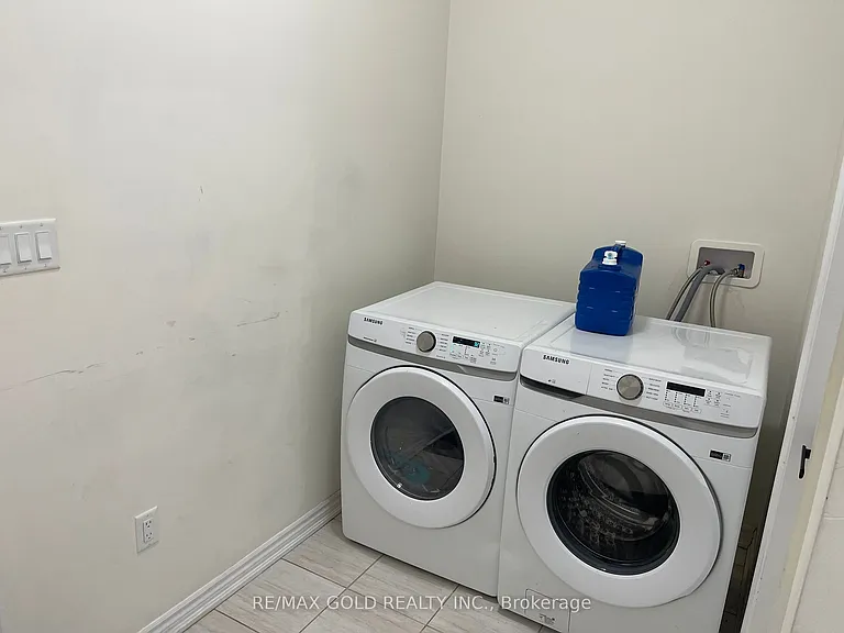 537 Veterans Dr — Photo 20