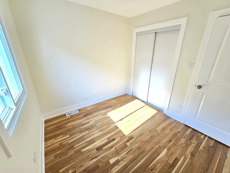 2538 S Wentworth Ave — Photo 17