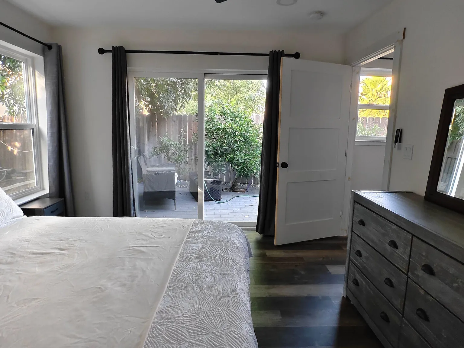 1 bed, 1.0 bath, 612 sqft, $2,547 — Photo 2