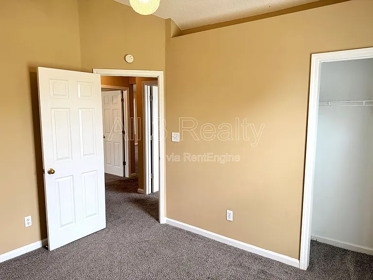 545 Plantation Cv — Photo 17