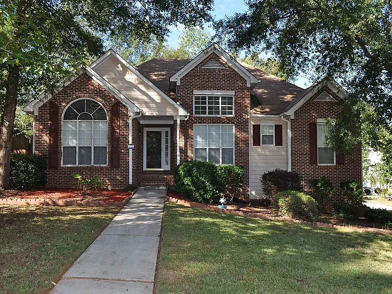 Eagles Crest Ln — Photo 1