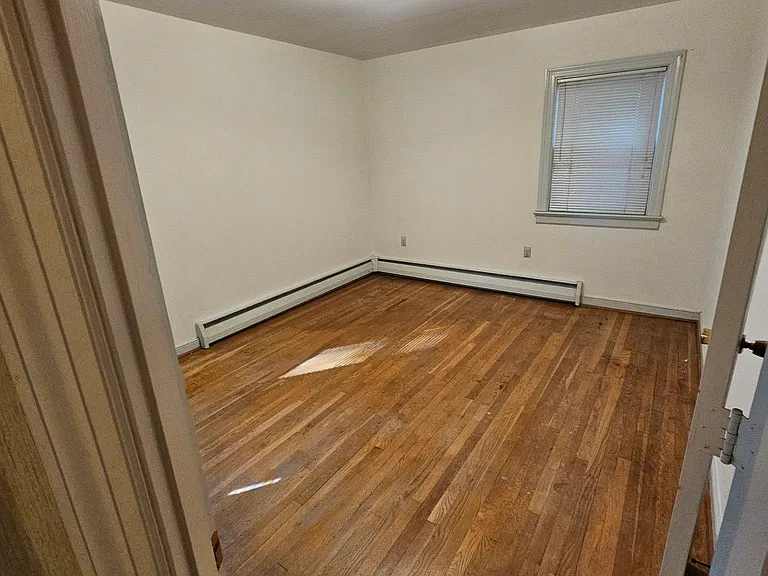 9077 Edgewater Cir — Photo 16