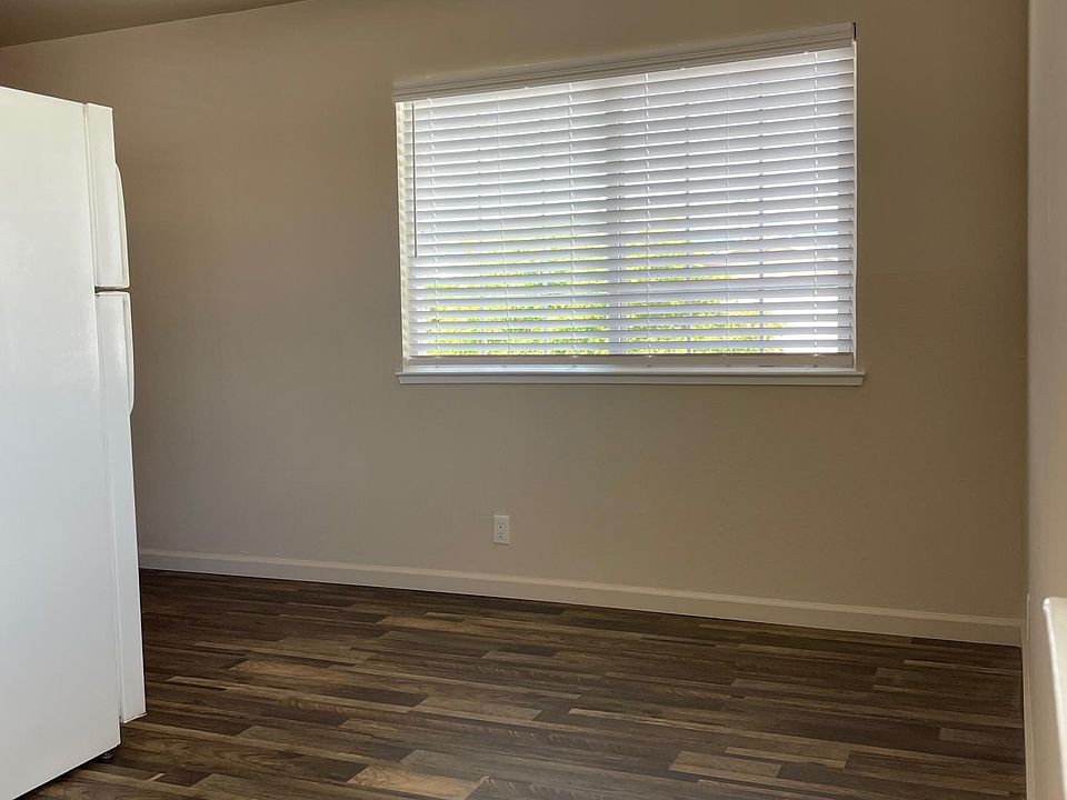Bright Dining Room Area