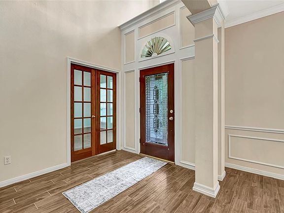 5th image of 1007 Live Oak Ln