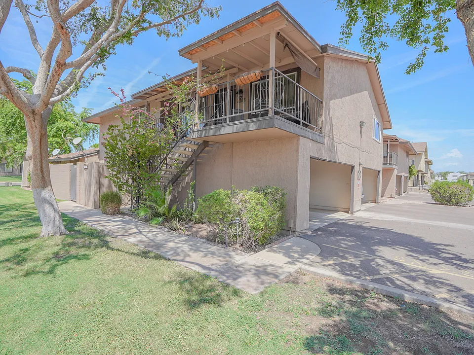 1207 N 84th Pl