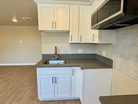 3rd image of 15713 Cerise Ave