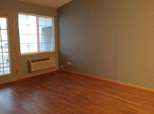 1521 Silverstone Dr, Carpentersville, IL 60110
