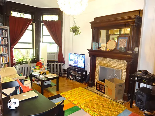 Rented by Blue Egg Realty Corp | media 23