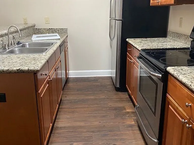 405 Meador Dr — Photo 4