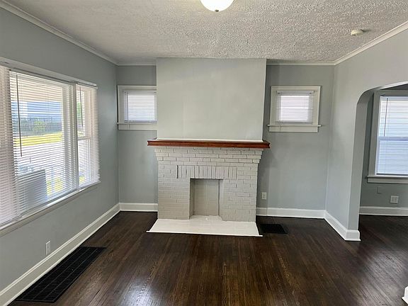 4th image of 769 Reinhard Ave