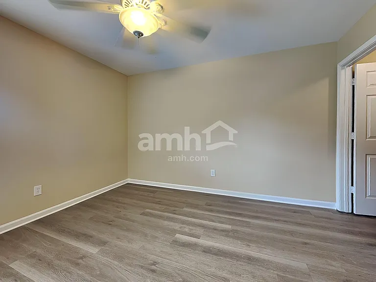 111 Graduate Ln — Photo 19