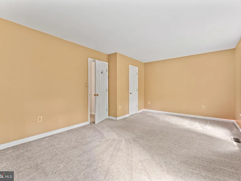 12820 Lake Wilderness Ln — Photo 16