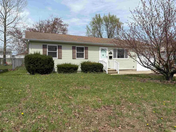5041 Cedarwood Ln, South Bend, IN 46619