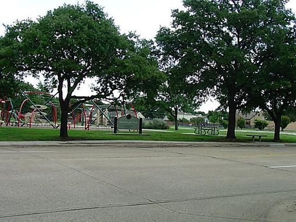 5th image of 5707 Twin Brooks Dr