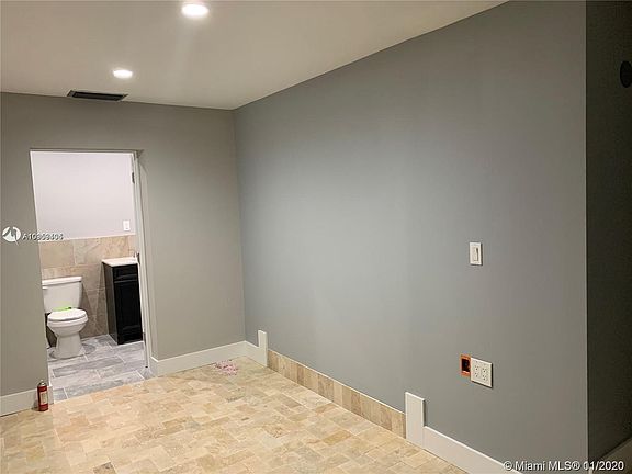5th image of 341 E Commercial Blvd