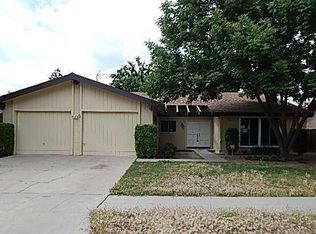3072 E Paul Ave, Fresno, CA