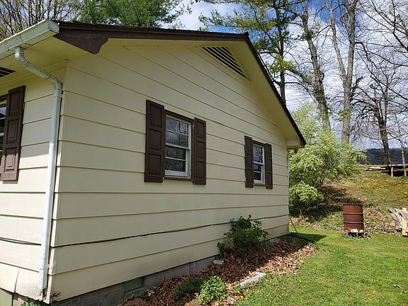 2nd image of 636 Hospital Hill Ln