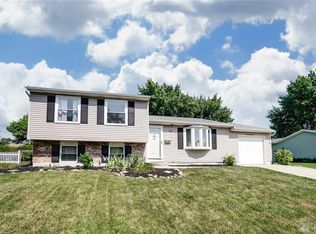 225 Southerly Hills Dr, Englewood, OH