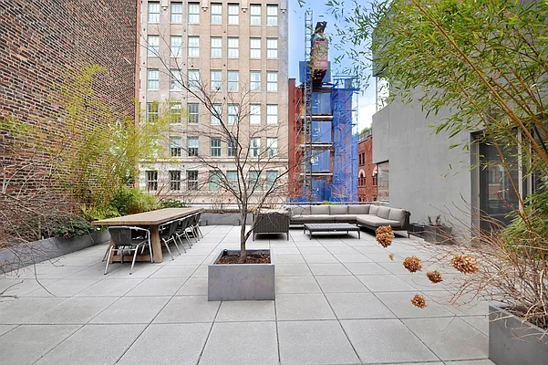 Sold by Corcoran | media 24