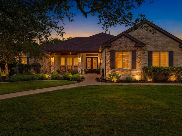 107 W Majestic Oak Ln, Georgetown, TX 78633