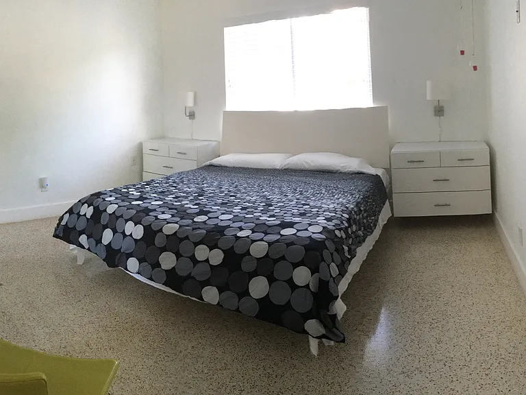 8740 SW 20th Ter — Photo 10