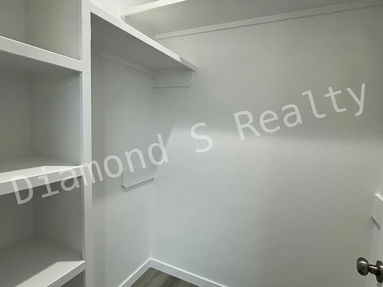 2124 N Bradbury Ln — Photo 25