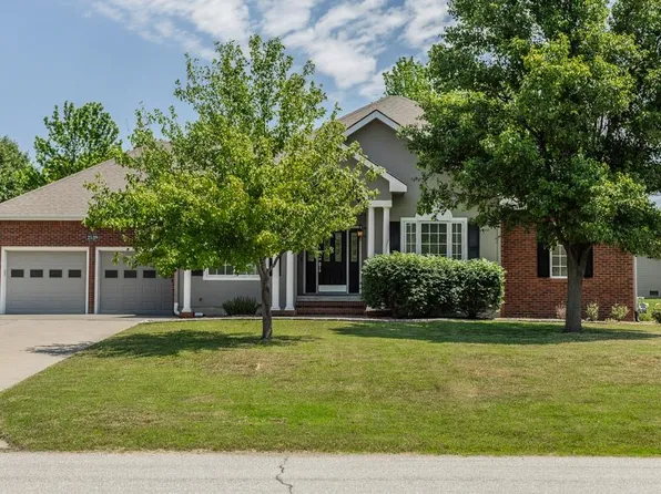 2539 Aberdeen Ln, Salina, KS 67401