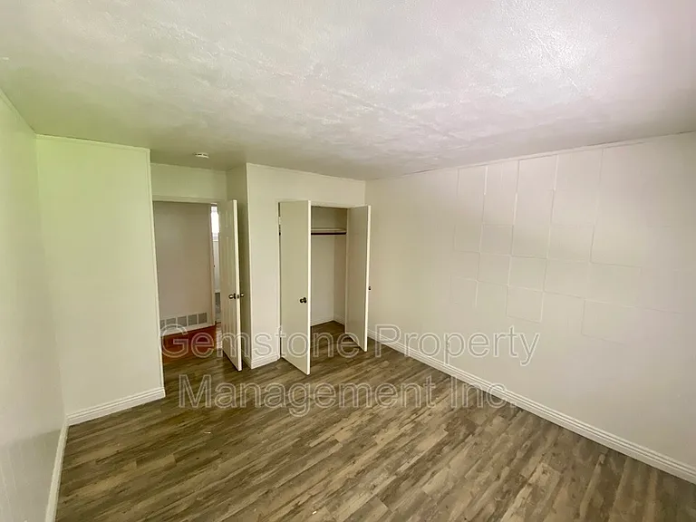 5220 Joan Ct — Photo 17