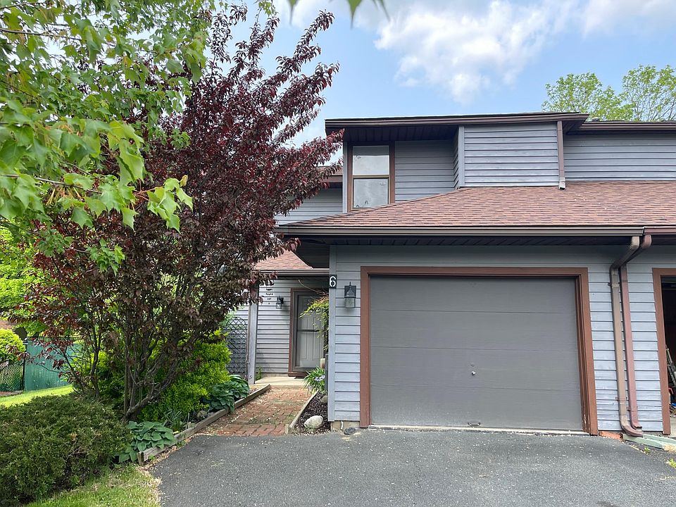 1st image of 6 Eton Dr