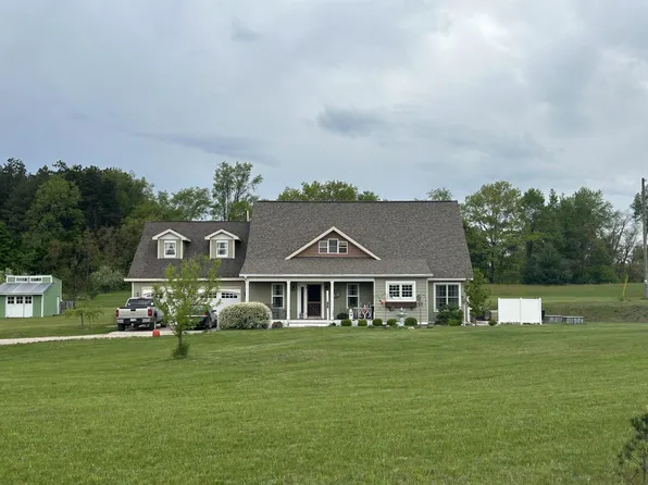 8188 Harmony Dr, Lakeview, MI 48850