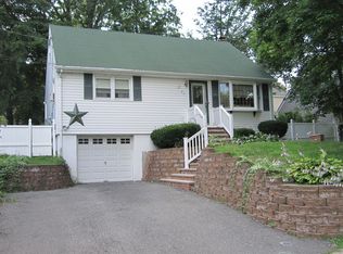 27 Pinecrest Ter, Wayne, NJ 07470