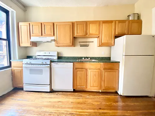 Rented by Bohemia Realty Group | media 2