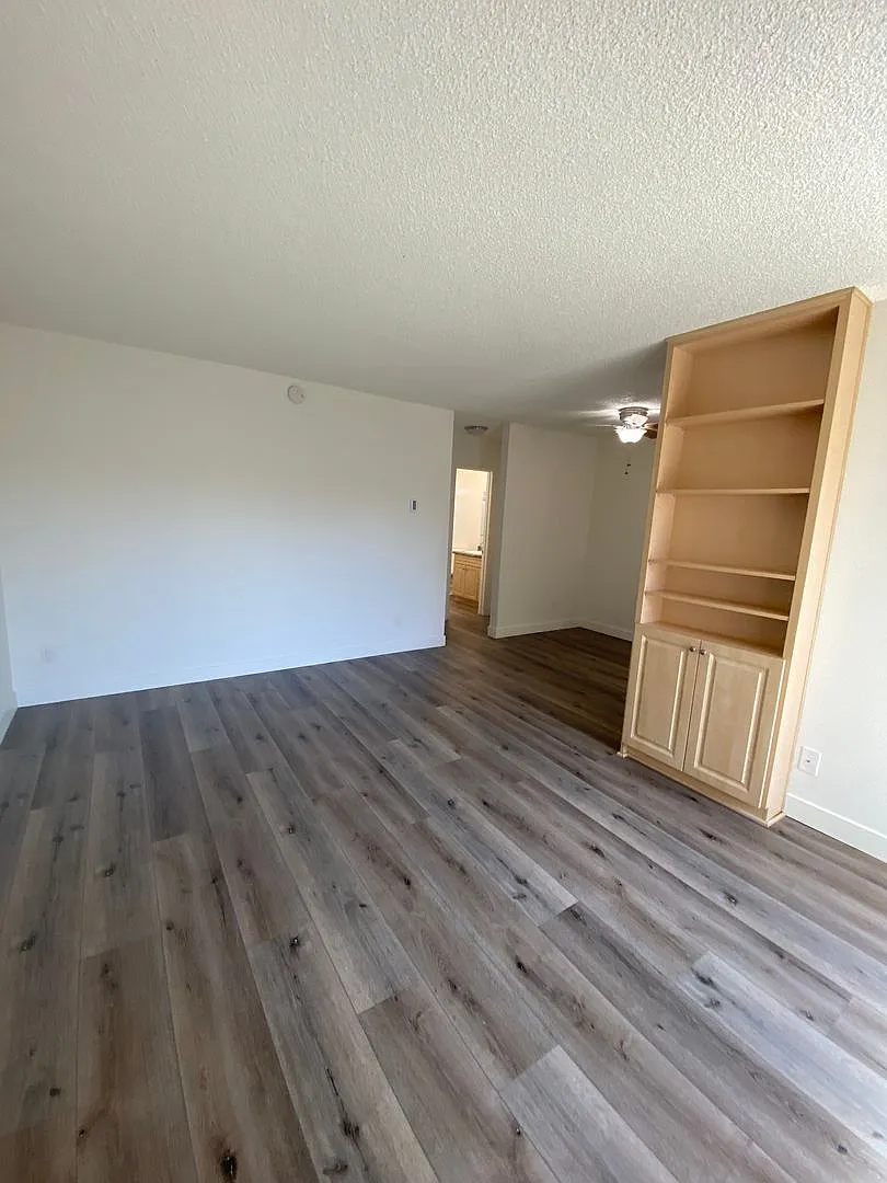 1 Bedroom 1 Bath Upstairs Unit in North Park Available Now — Photo 1