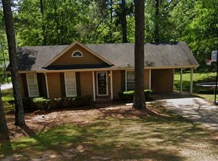 241 Rutledge Dr, Winder, GA 30680