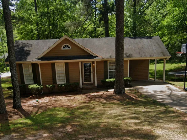 241 Rutledge Dr, Winder, GA 30680