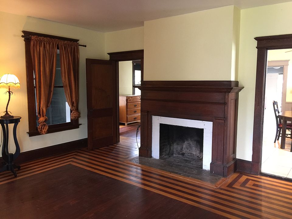 Entry, living room