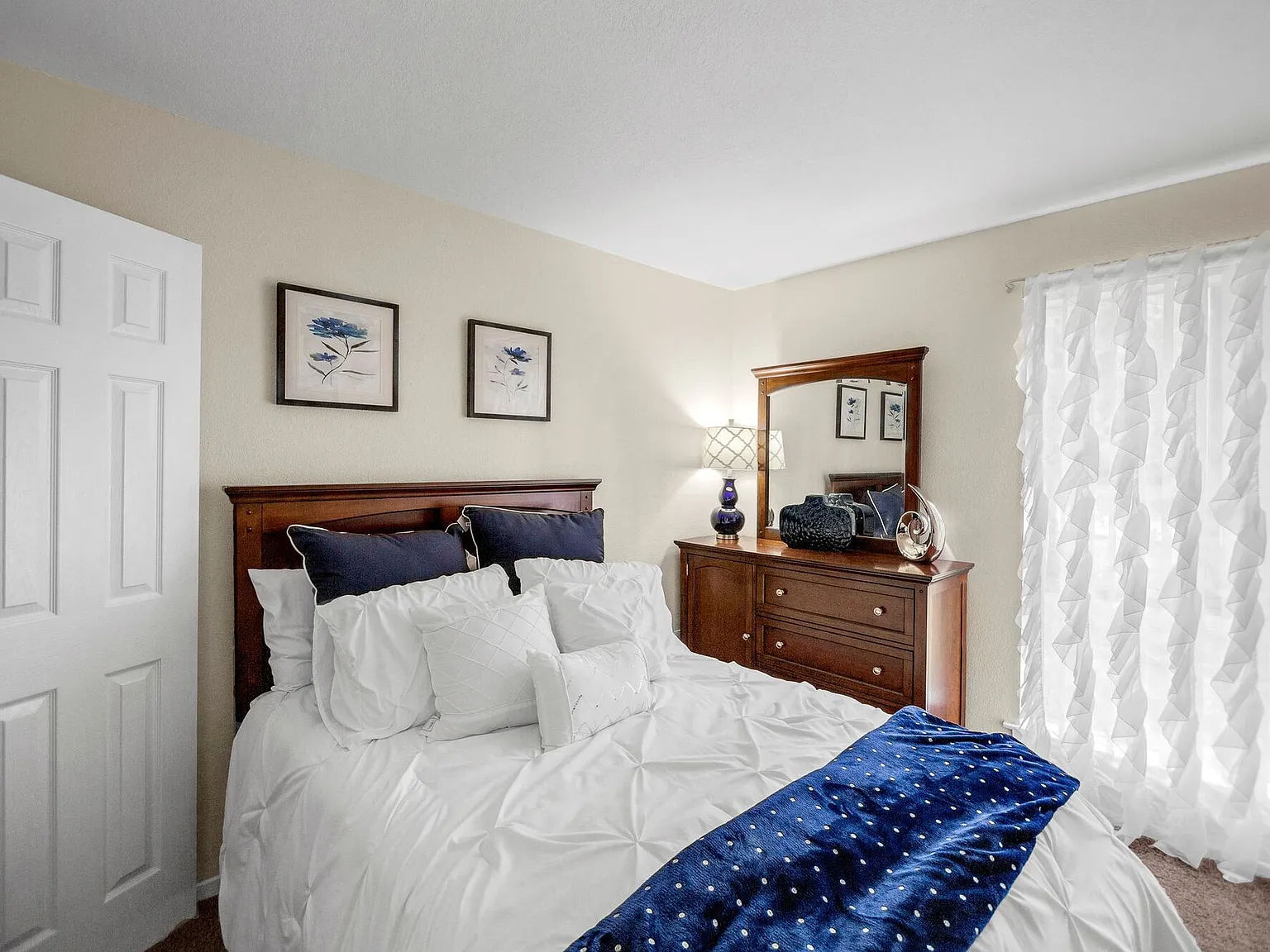 Summer Trace Apartments — Photo 3