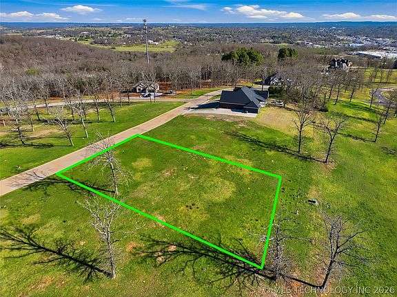 3rd image of 777 Ridgeview Dr