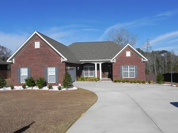 402 Riverwood Dr, Enterprise, AL 36330
