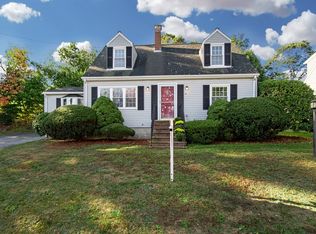 15 Hilltop Pkwy, Woburn, MA 01801