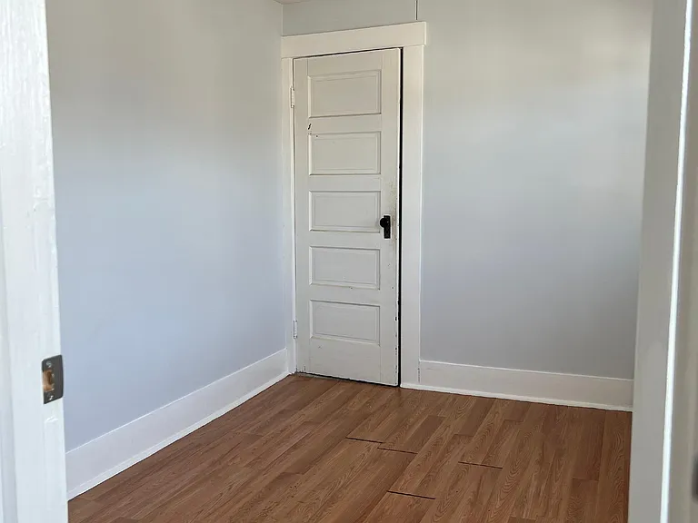 255 White St — Photo 7