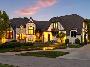 2 Woodard Blf, Zionsville, IN 46077