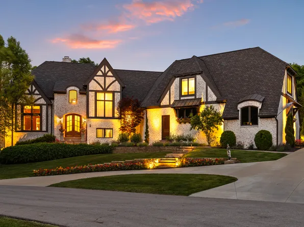 2 Woodard Blf, Zionsville, IN 46077