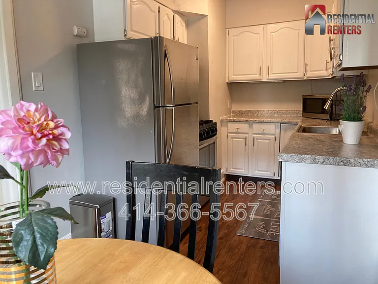1028 E Juneau Ave #209 — Photo 6