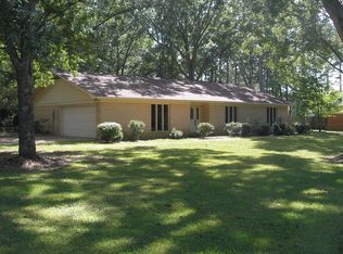220 Asbury Dr, Hazlehurst, MS 39083